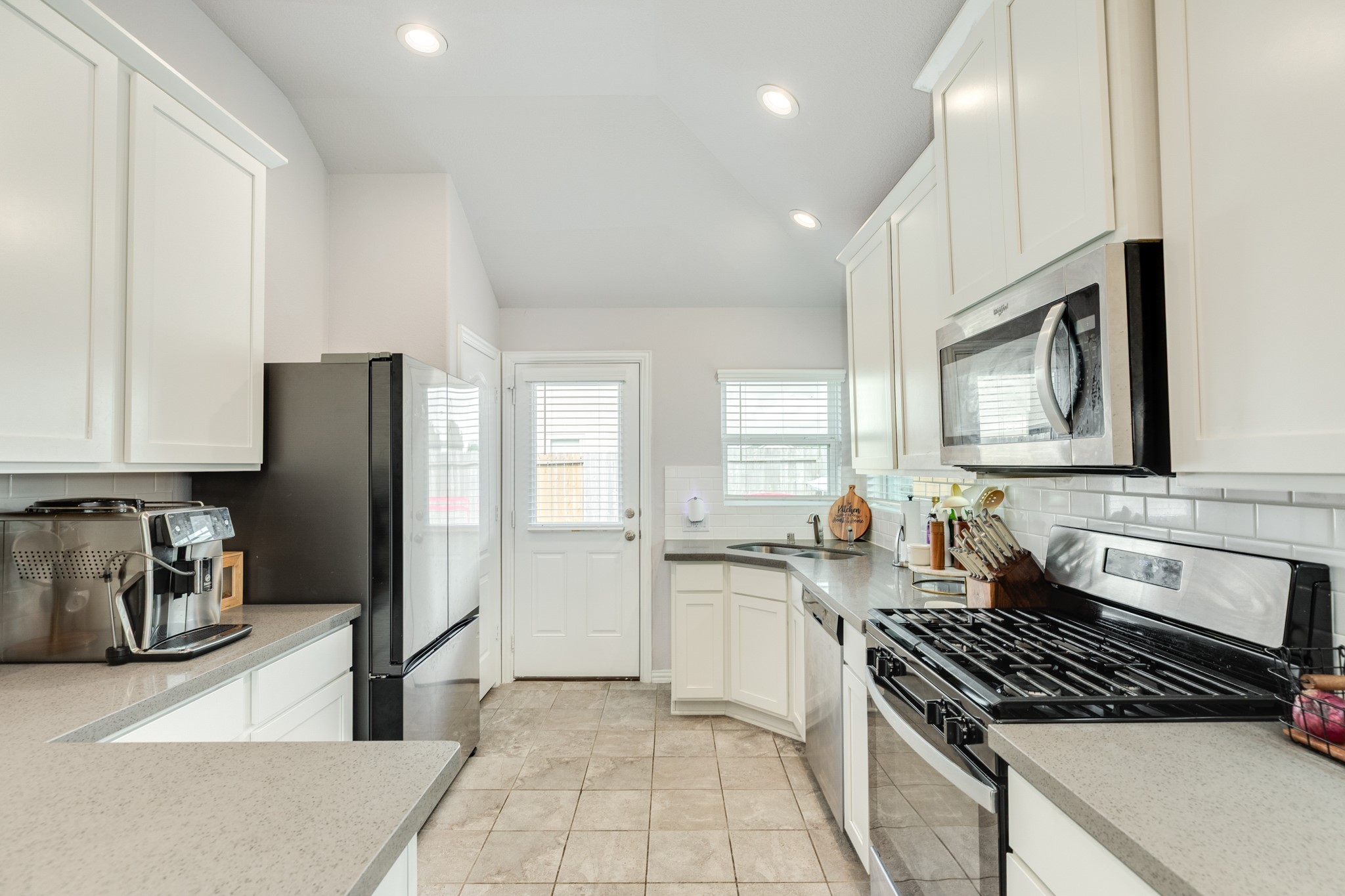 108 Cullen Street Angleton, TX 77515 - Photo 11 of 25