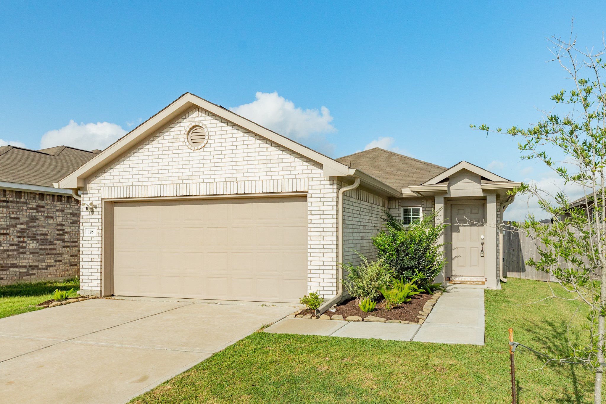 108 Cullen Street Angleton, TX 77515 - Photo 2 of 25
