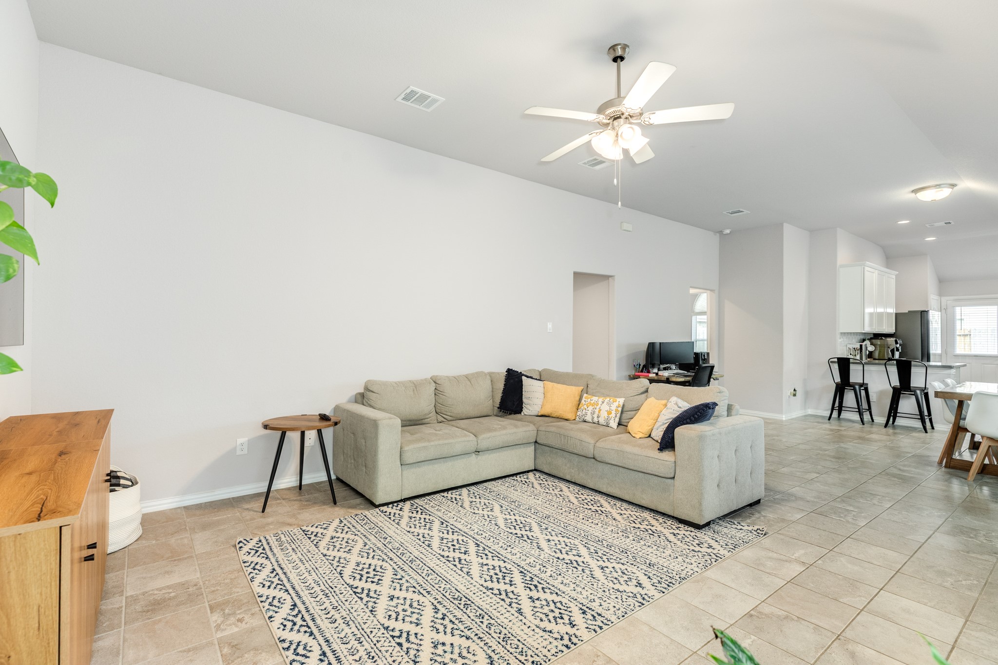 108 Cullen Street Angleton, TX 77515 - Photo 6 of 25