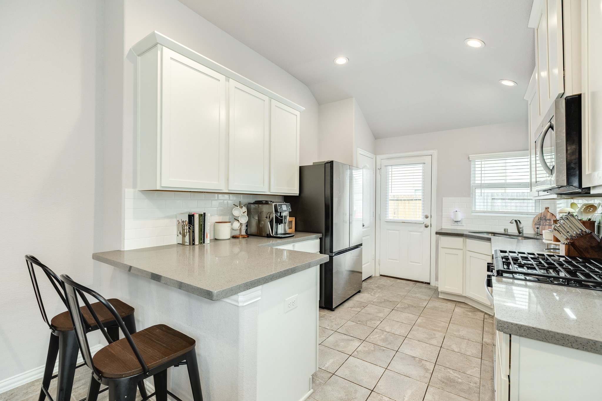 108 Cullen Street Angleton, TX 77515 - Photo 10 of 25