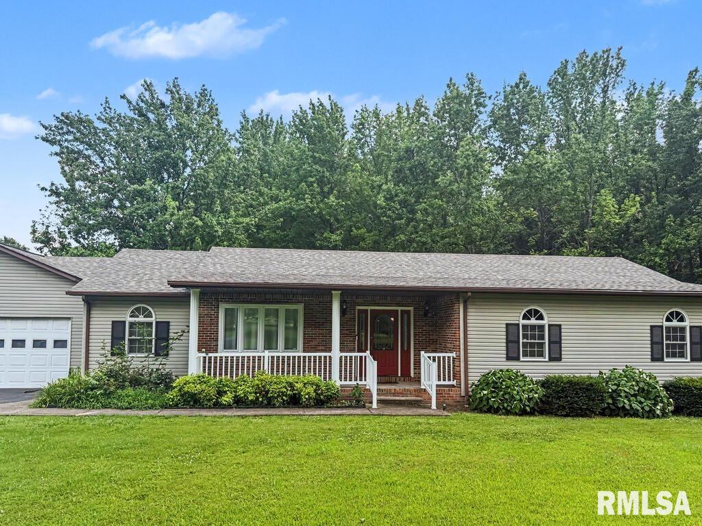 206 Bryant Road Harrisburg, IL 62946 - Photo 2 of 23