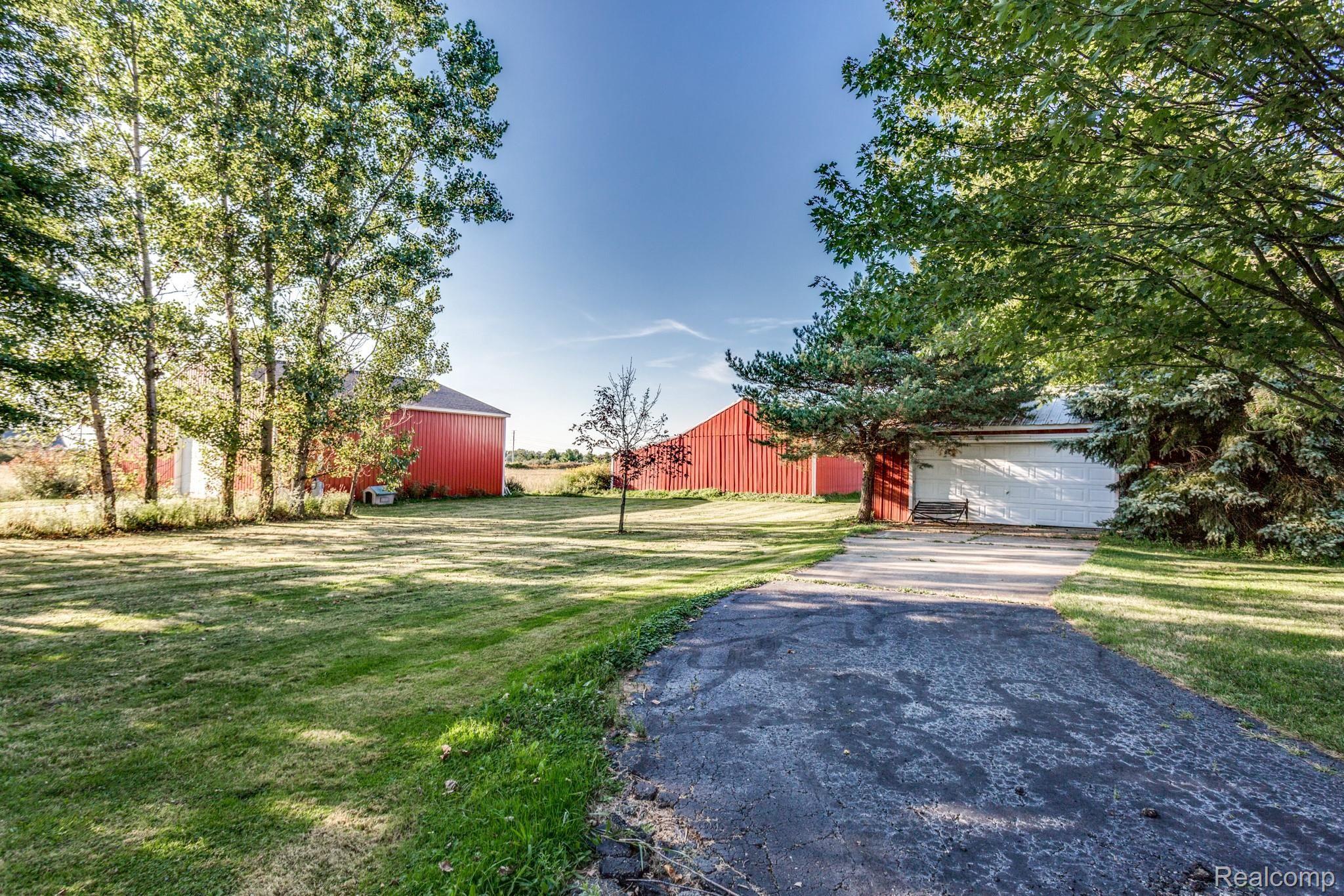9066 Yale Road Avoca, MI 48006 - Photo 4 of 36 9066 Yale Rd-4.JPG