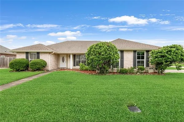 $259,900 | 101 Oak Moss Drive, Laplace, LA 70068