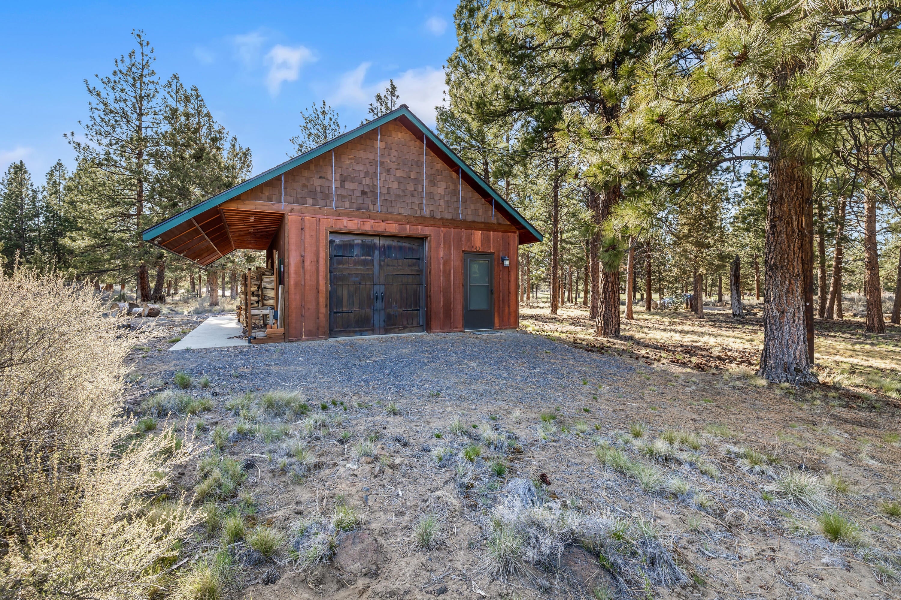 21333 Back Alley Road Bend, OR 97702 - Photo 39 of 57 ba35