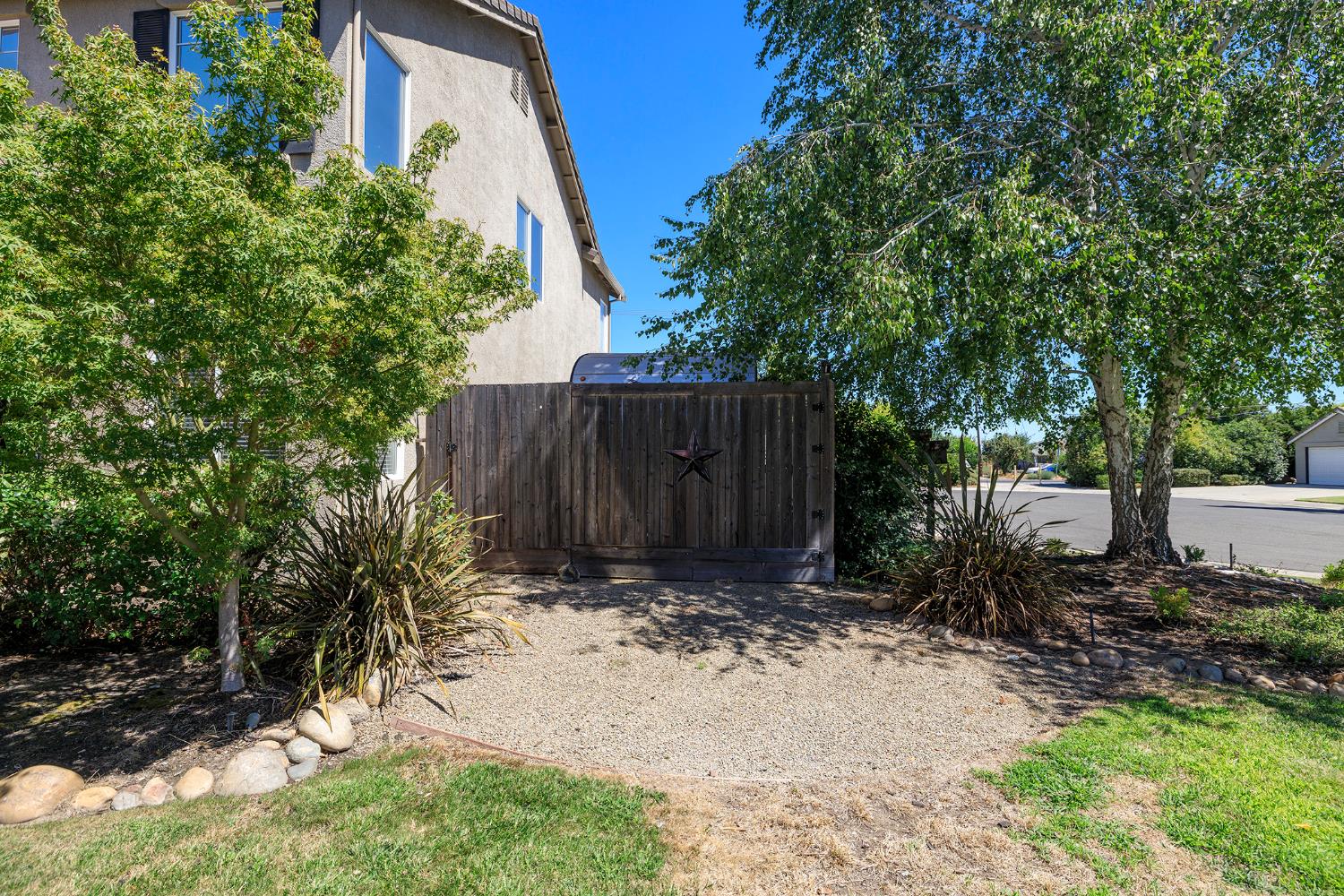 2101 Huxley Way Modesto, CA 95356 - Photo 3 of 50