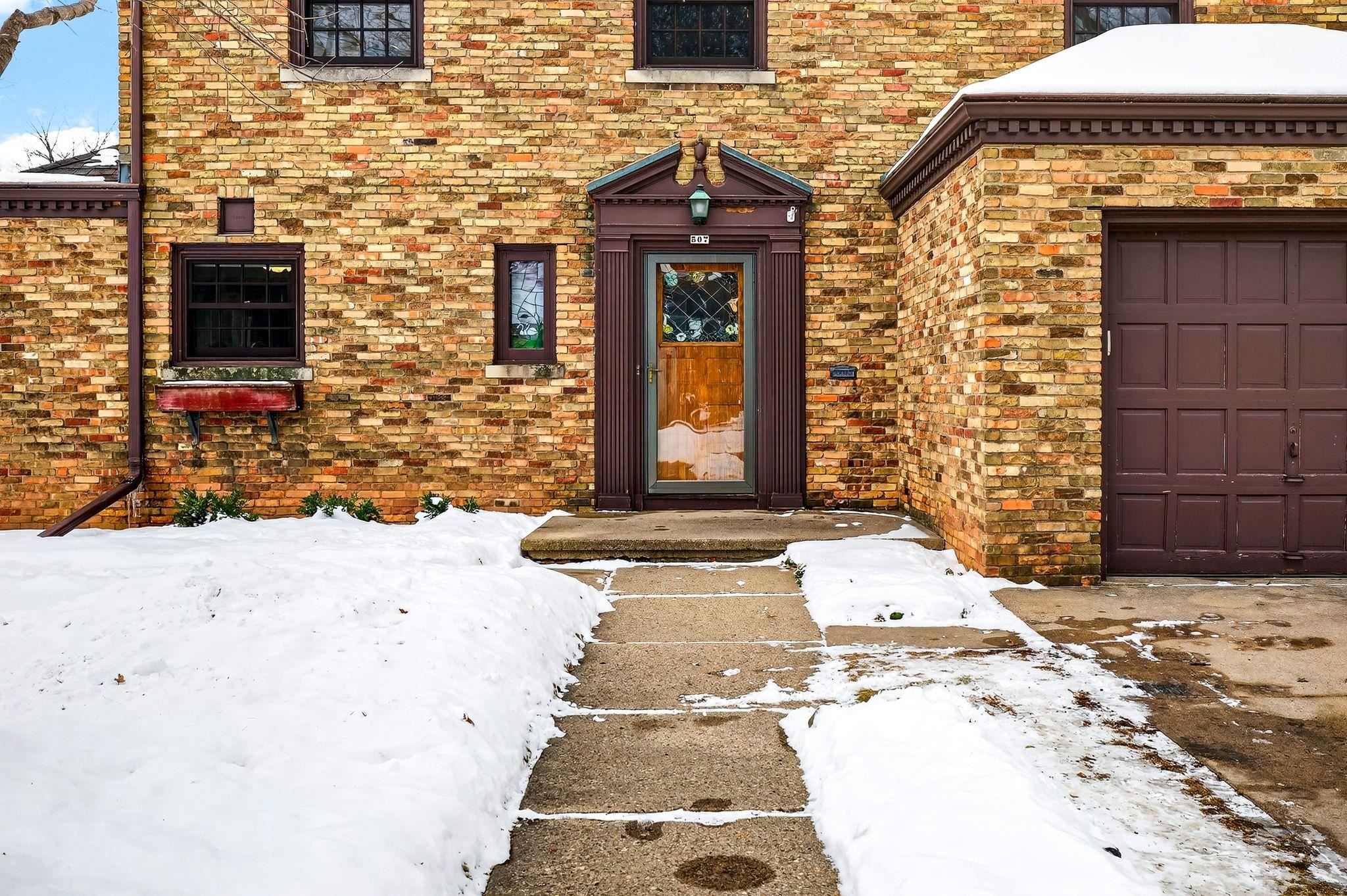 507 East Roosevelt Street Appleton, WI 54911 - Photo 2 of 47