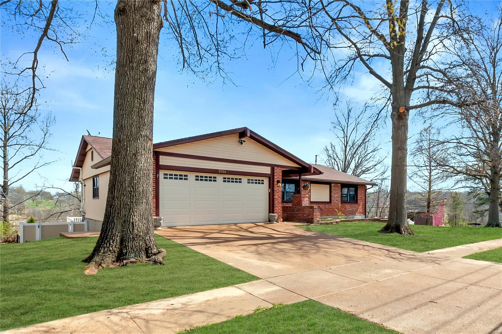 5594 Milburn Road St. Louis, MO 63129 - Photo 1 of 38 Gallery Image 1