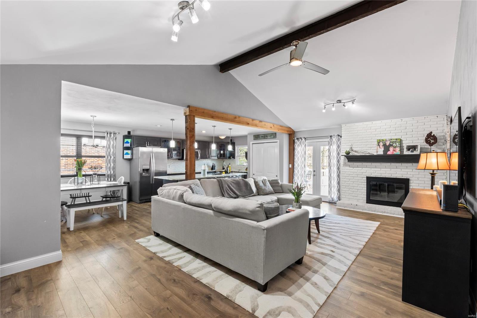 5594 Milburn Road St. Louis, MO 63129 - Photo 2 of 38 Gallery Image 2