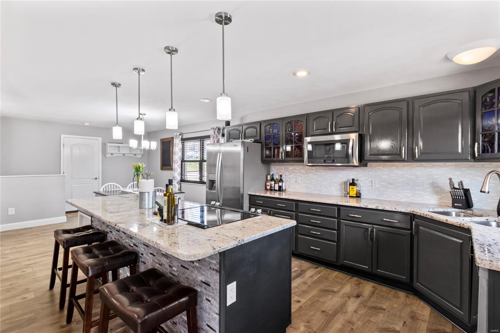 5594 Milburn Road St. Louis, MO 63129 - Photo 6 of 38 Gallery Image 6