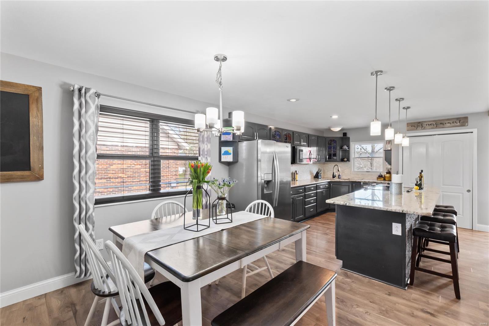 5594 Milburn Road St. Louis, MO 63129 - Photo 9 of 38 Gallery Image 9