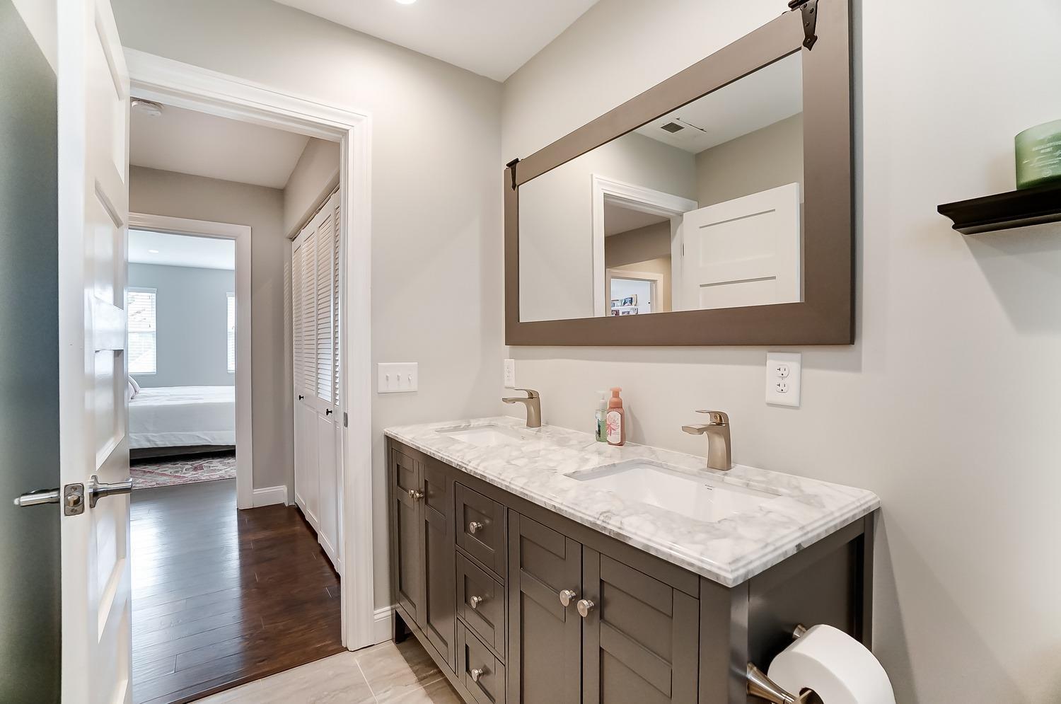 1079 Asbury Road Cincinnati, OH 45255 - Photo 26 of 50 Gallery Image 26