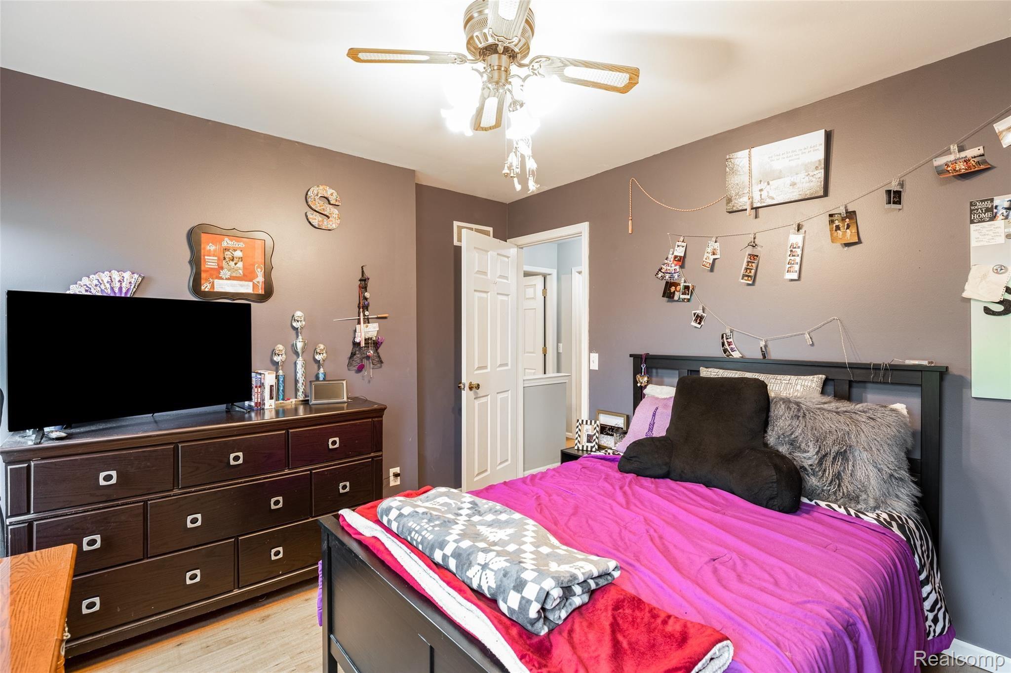 1828 Morton Taylor Road Canton, MI 48187 - Photo 14 of 22 25.Bedroom1