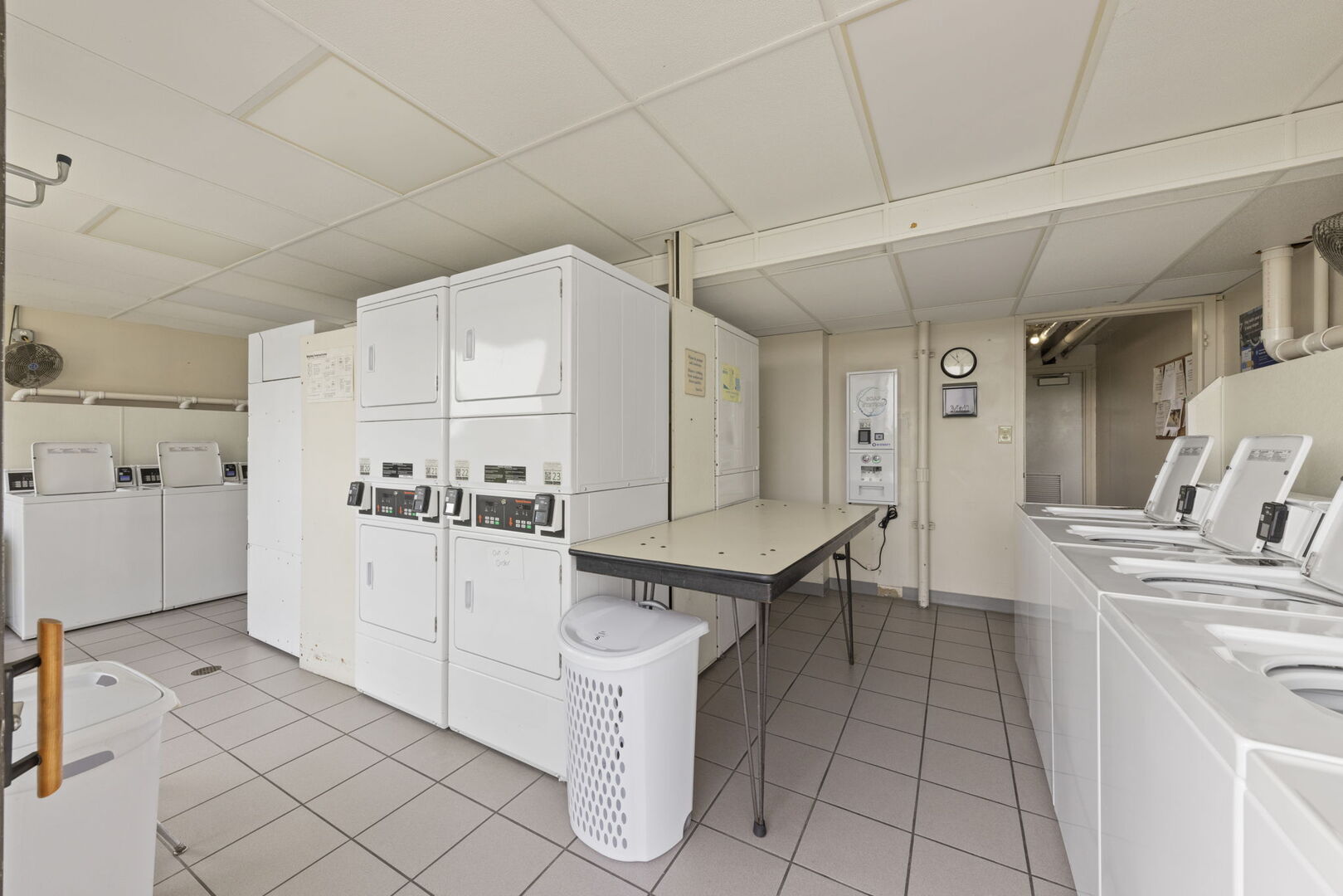 2005 South Finley Road, Unit 901 Lombard, IL 60148 - Photo 17 of 24 Gallery Image 17