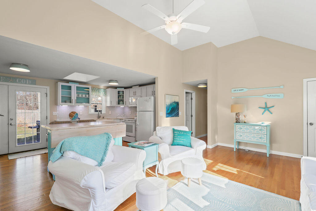 60 Lexington Drive Hyannis, MA 02601 - Photo 11 of 34 IMG_3419