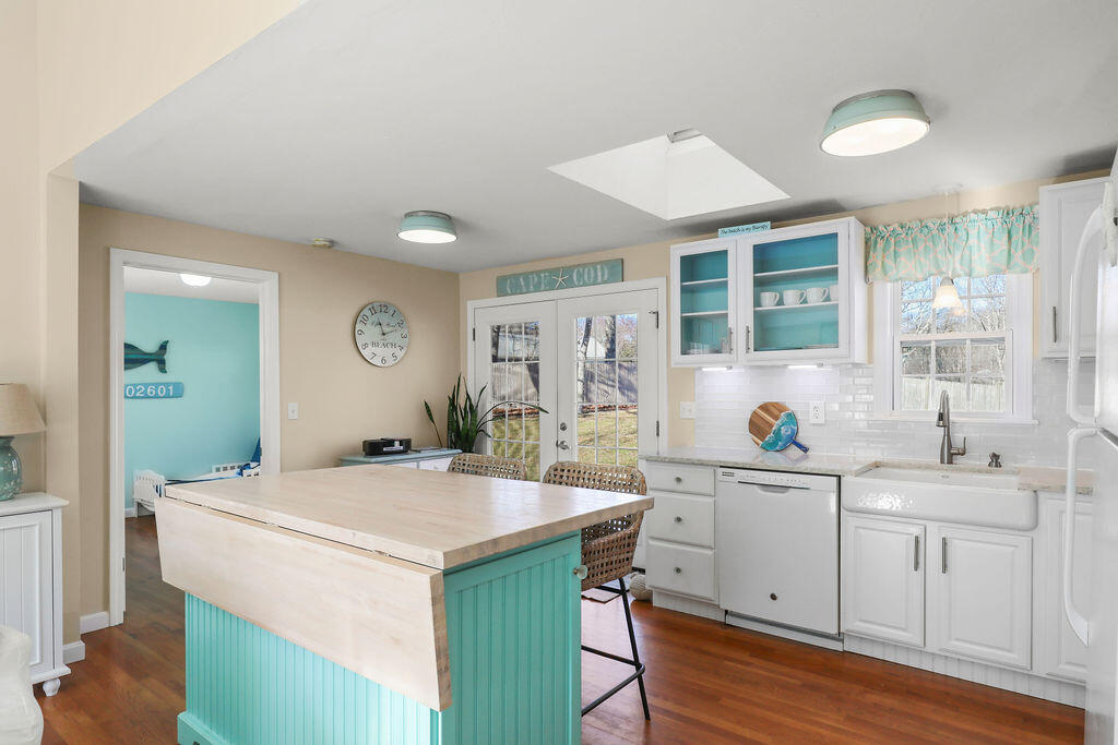 60 Lexington Drive Hyannis, MA 02601 - Photo 12 of 34 IMG_3406