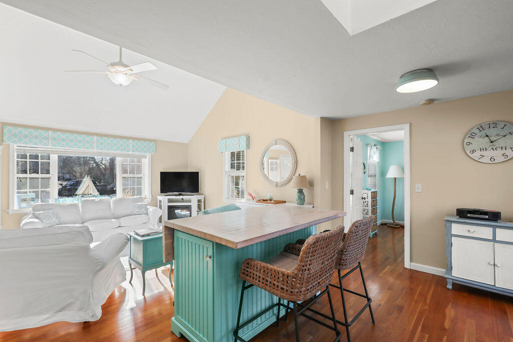 60 Lexington Drive Hyannis, MA 02601 - Photo 10 of 34 IMG_3396