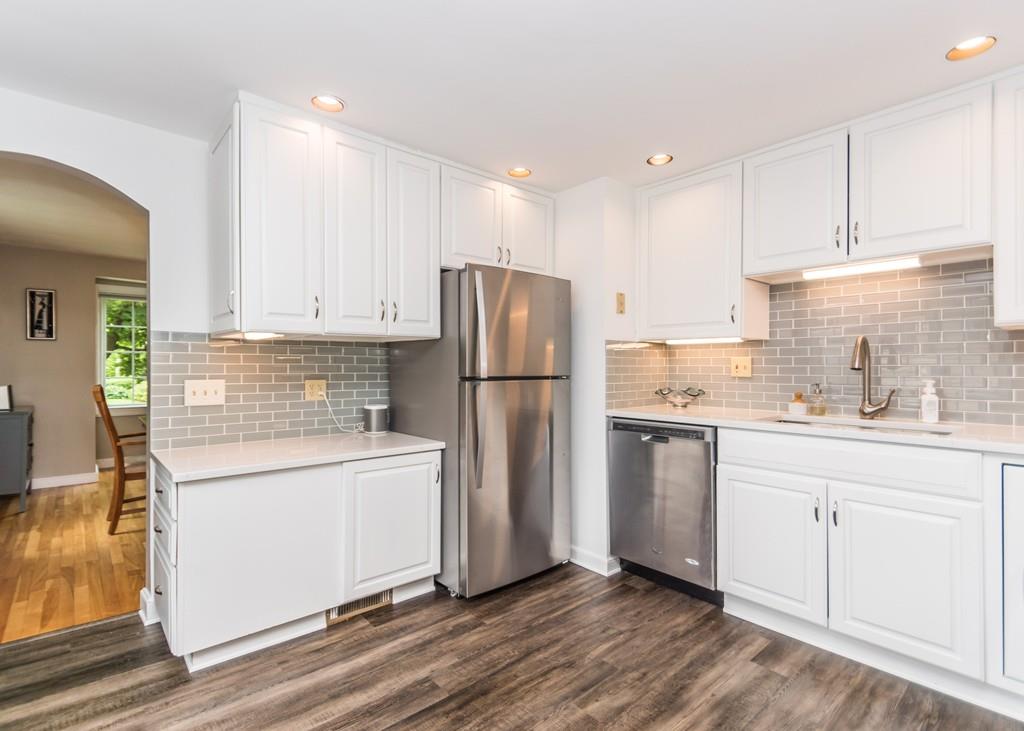 111 Sheffield Road Waltham, MA 02451 - Photo 5 of 32