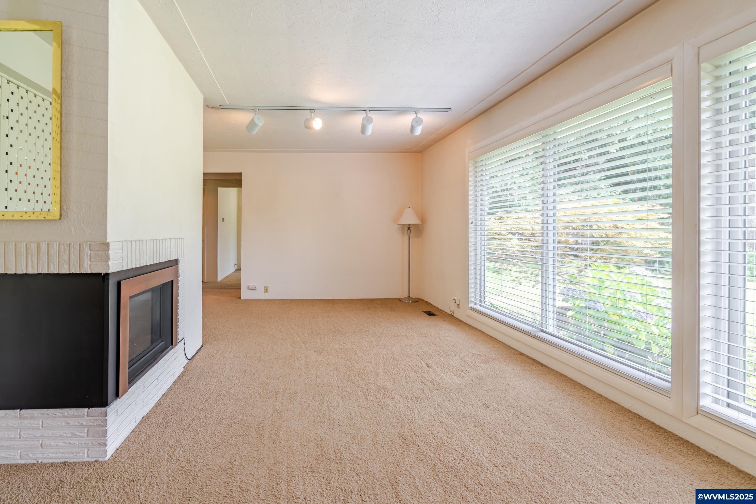 1828 Talbot Road Southeast Jefferson, OR 97352 - Photo 9 of 45 Gallery Image 9