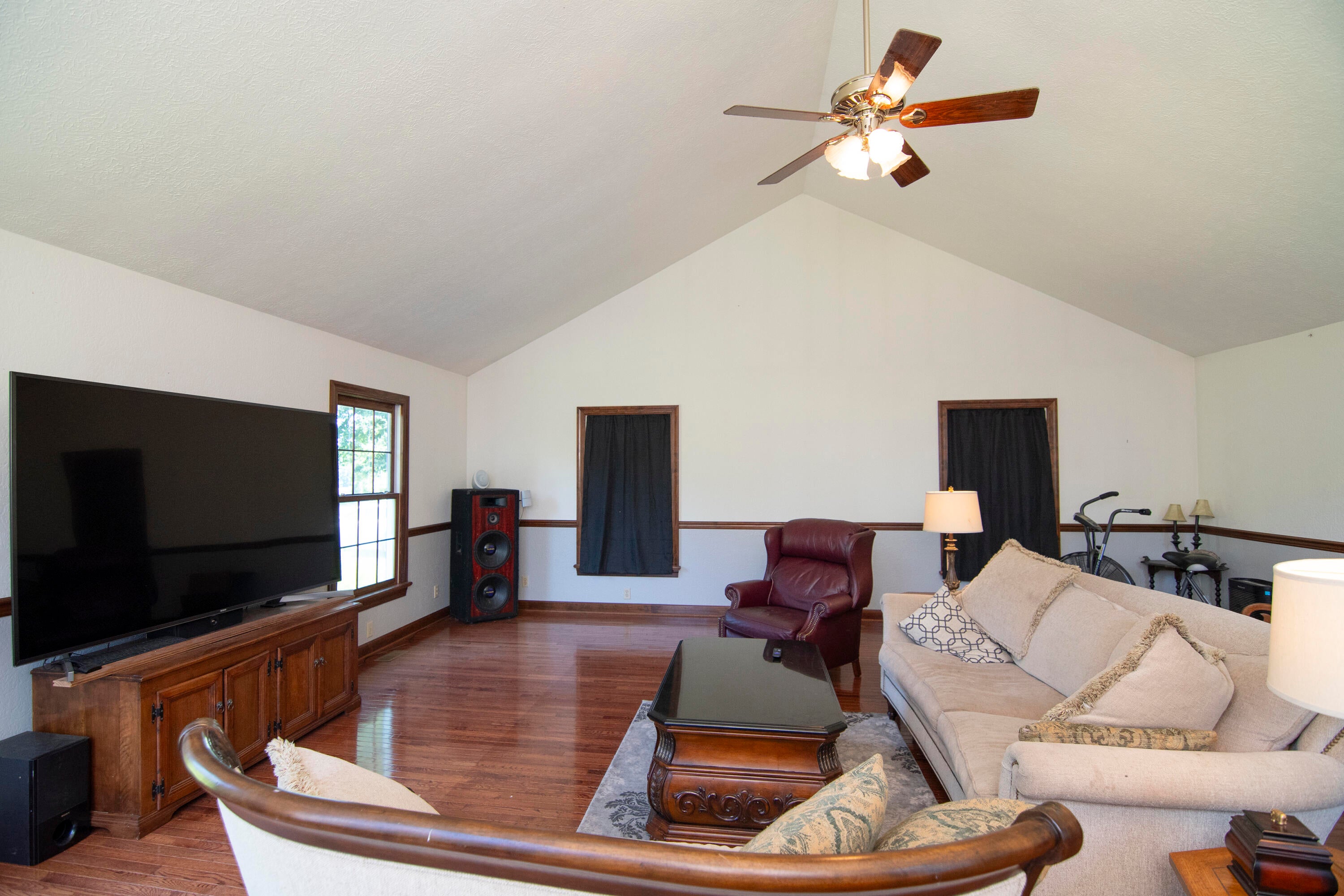 941 Chestnut Flats Road Williamsburg, WV 24991 - Photo 16 of 109 Gallery Image 16