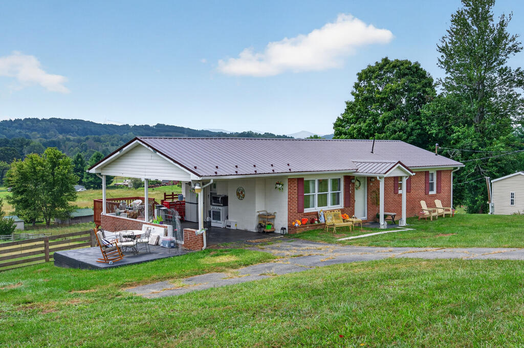 578 Sheffey School Road Max Meadows, VA 24360 - Photo 3 of 66 Gallery Image 3