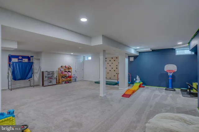 an aerial view of residential houses with city view and lake view