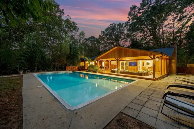 $895,000 | 4381 King Valley Drive Southeast, Smyrna, GA 30082