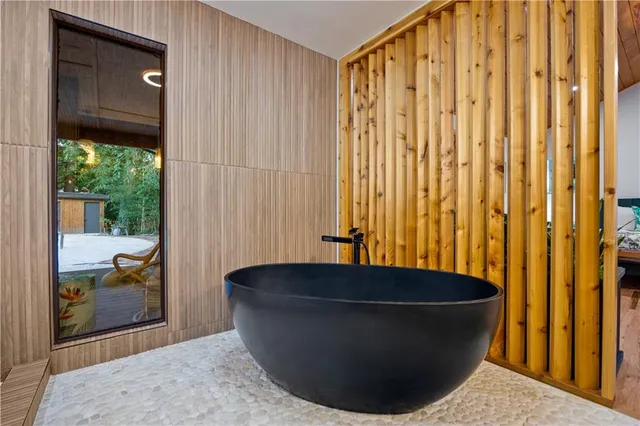 $895,000 | 4381 King Valley Drive Southeast, Smyrna, GA 30082