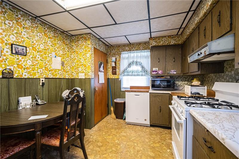239 Stone Quarry Road Monaca, PA 15061 - Photo 5 of 24 Gallery Image 5