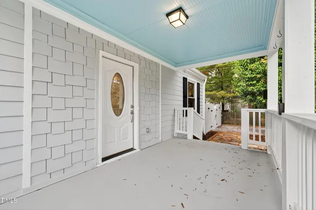 a view of a storage & utility room