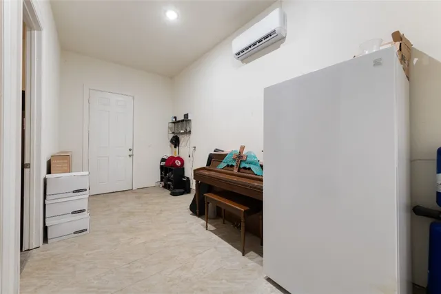 $389,999 | 220 Creedmore Drive, Liberty Hill, TX 78642