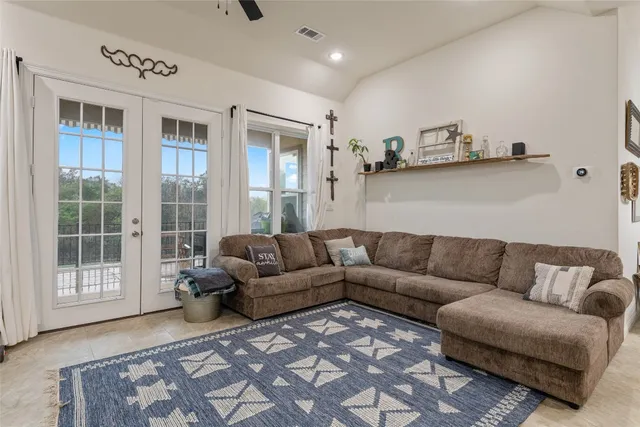 $389,999 | 220 Creedmore Drive, Liberty Hill, TX 78642