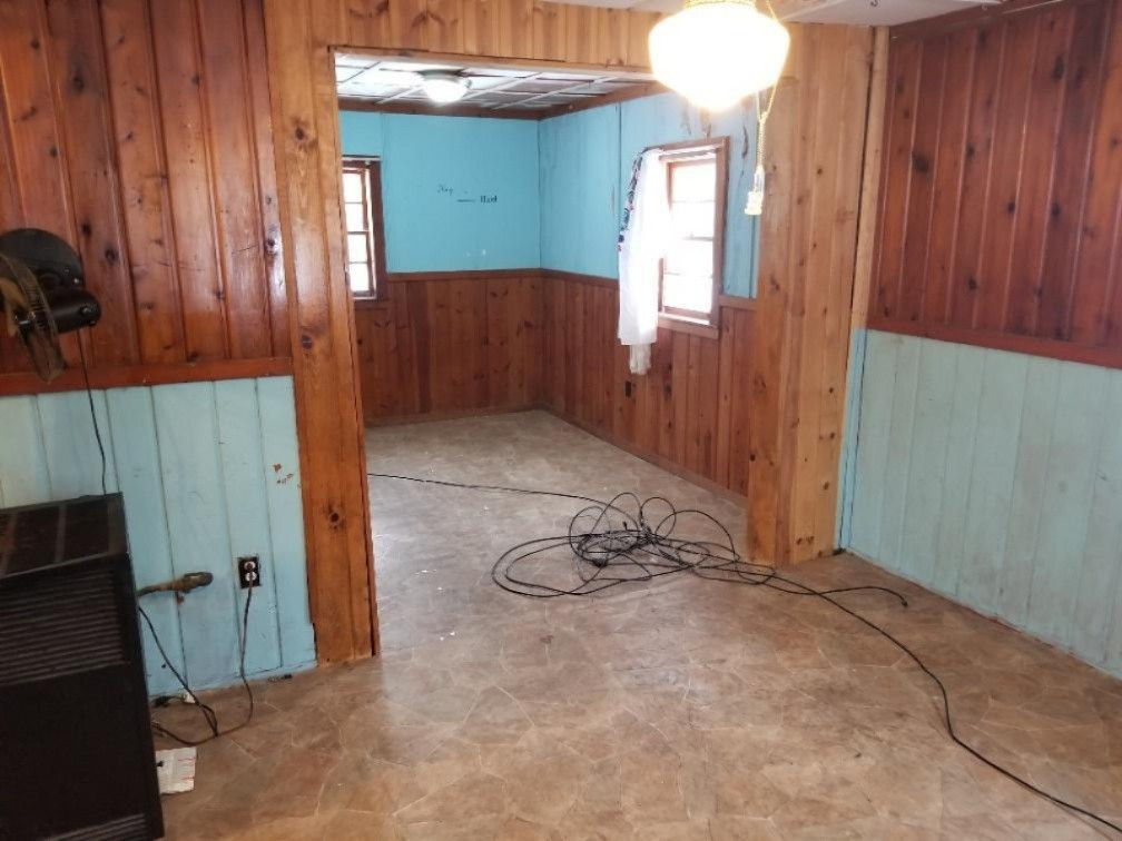 766 South Brooks Road South Muskegon, MI 49442 - Photo 3 of 10 20190128_112125_resized