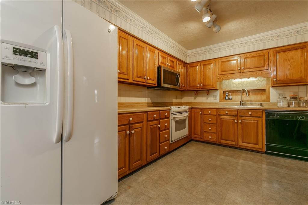 1000 Trollinger Road Graham, NC 27253 - Photo 5 of 38 Gallery Image 5