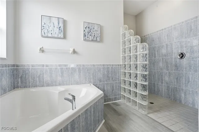 $569,000 | 236 Northeast 14th Avenue, Cape Coral, FL 33909