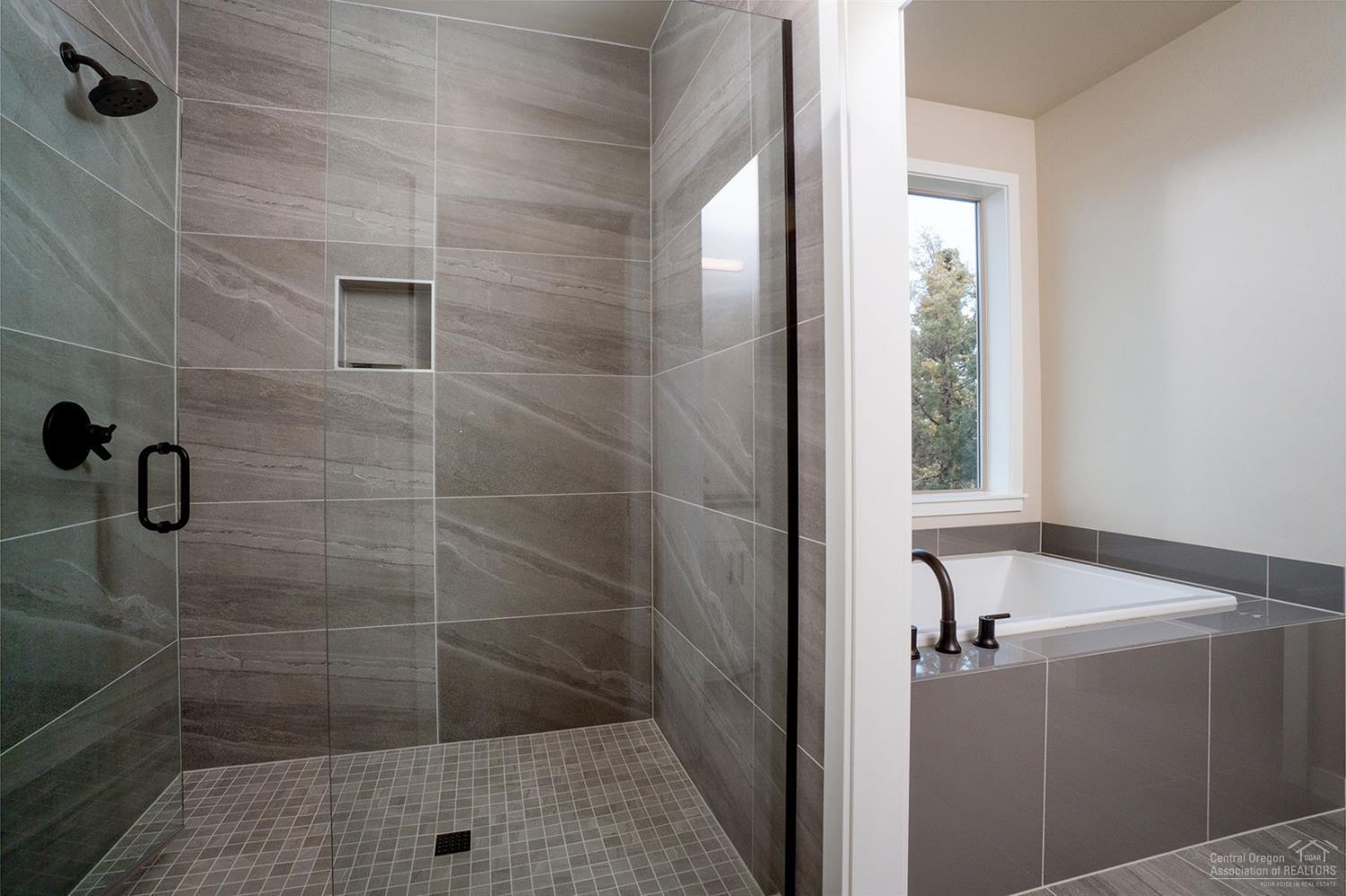 63129 Iner Loop Bend, OR 97701 - Photo 10 of 19 Additional Photo