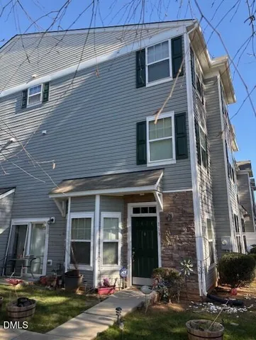 $300,000 | 2120 Breezeway Drive, Unit 113, Raleigh, NC 27614