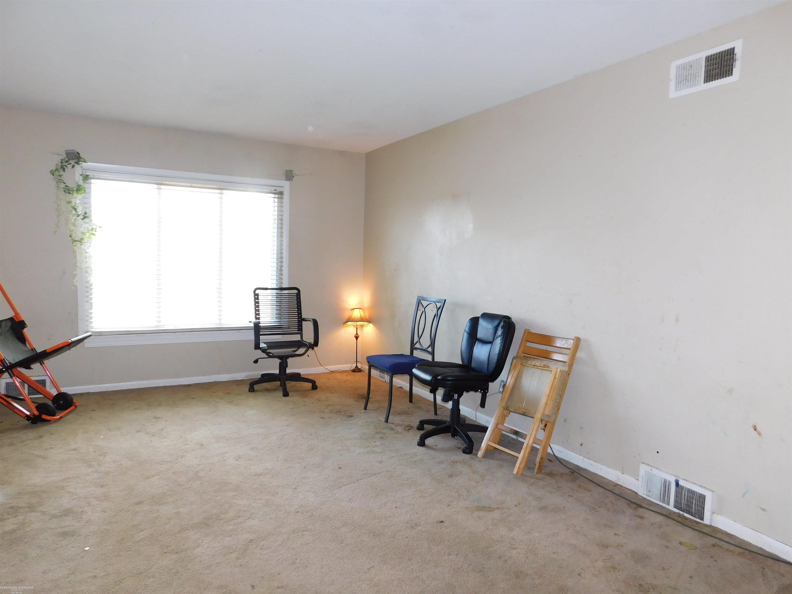 31801 Kelly Road, Unit 30 Fraser, MI 48026 - Photo 4 of 9