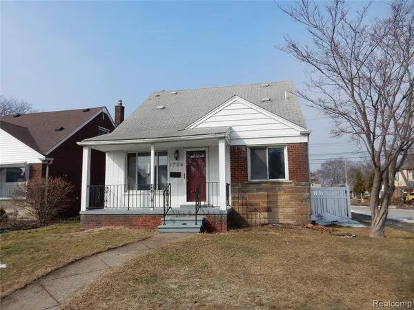 $1,300 | 1704 Walnut Street, Dearborn, MI 48124
