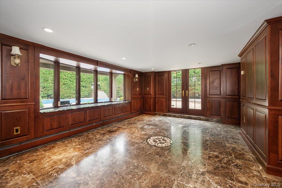 47 Shoreham Road Massapequa, NY 11758 - Photo 15 of 31