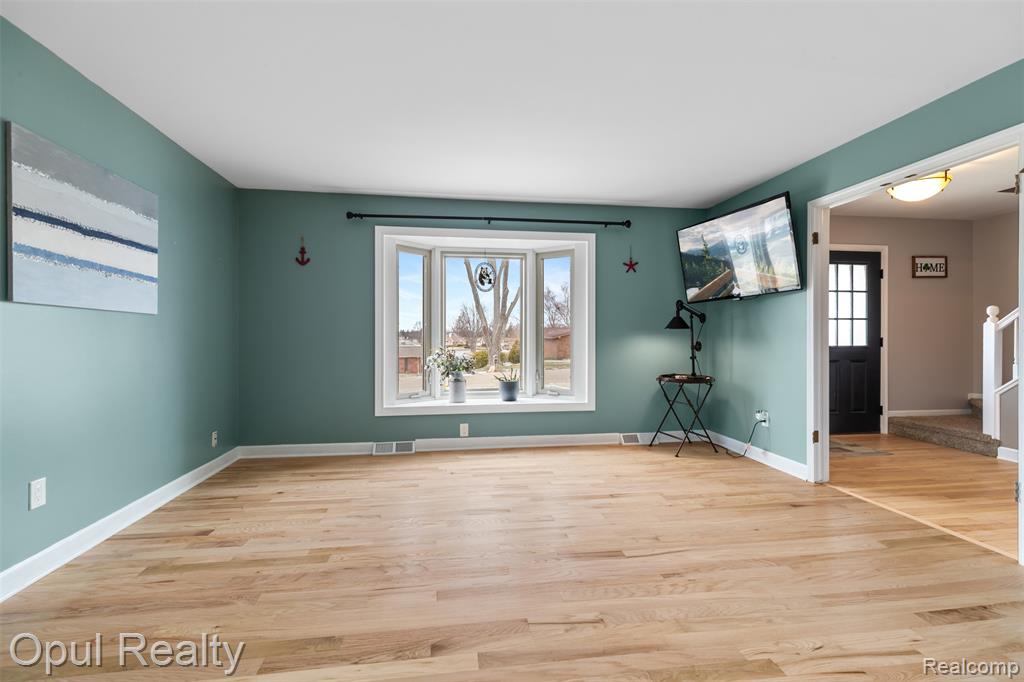 4748 Ravinewood Drive Commerce Township, MI 48382 - Photo 9 of 49 Gallery Image 9