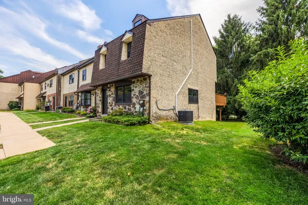 $2,500 | 172 Stirling Court, West Chester, PA 19380