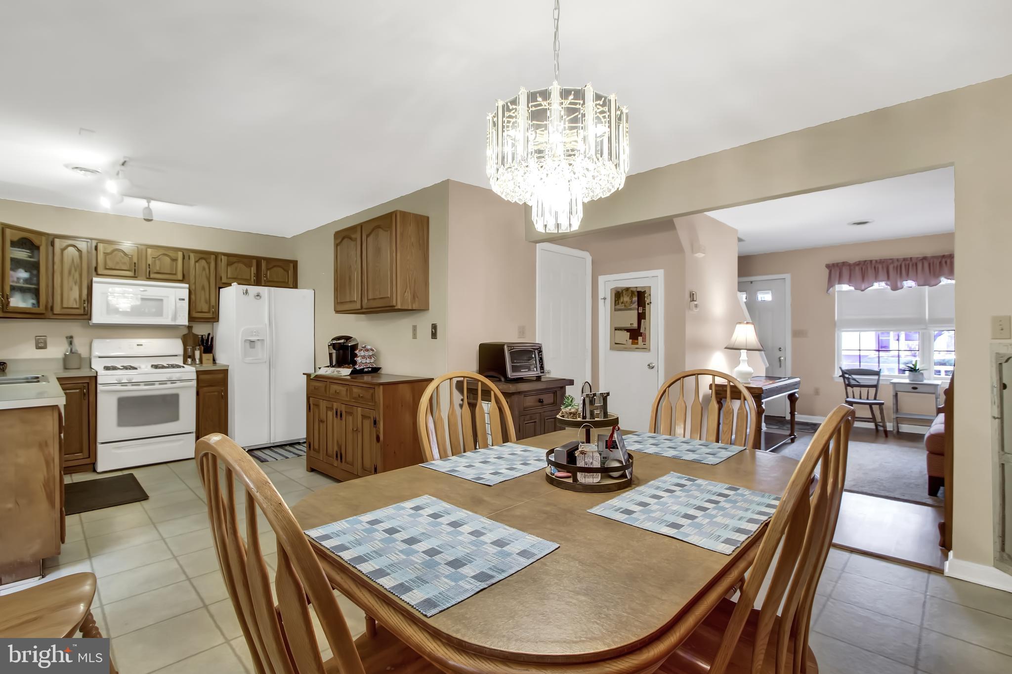 2956 Robin Road York, PA 17404 - Photo 8 of 28 Gallery Image 8