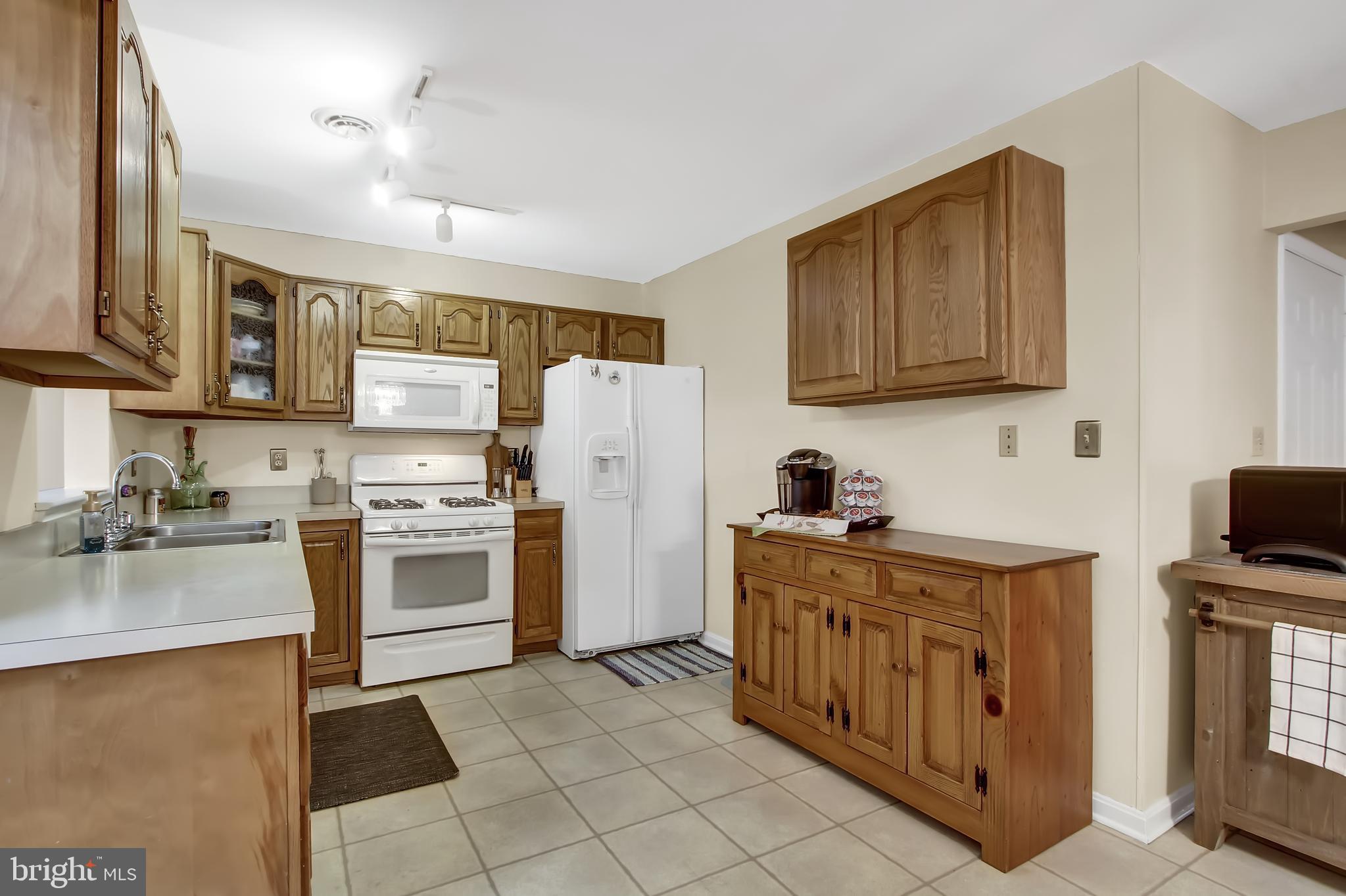 2956 Robin Road York, PA 17404 - Photo 10 of 28 Gallery Image 10