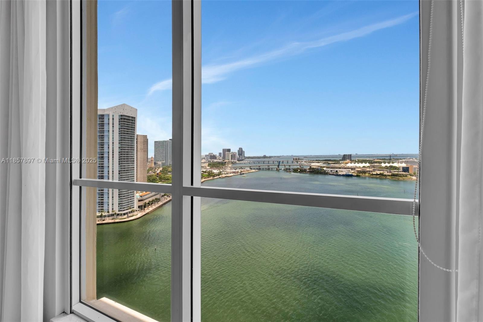 848 Brickell Key Drive, Unit 2602 Miami, FL 33131 - Photo 21 of 40 a view of a balcony