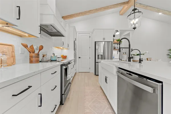 $699,999 | 121 Southeast Rocky Terrace, Stuart, FL 34997