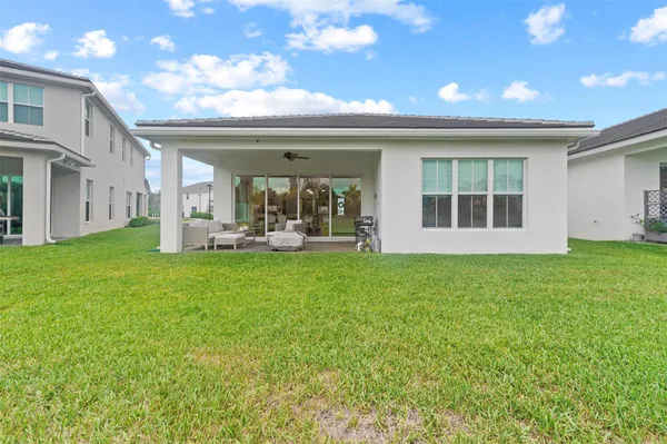 $699,999 | 121 Southeast Rocky Terrace, Stuart, FL 34997
