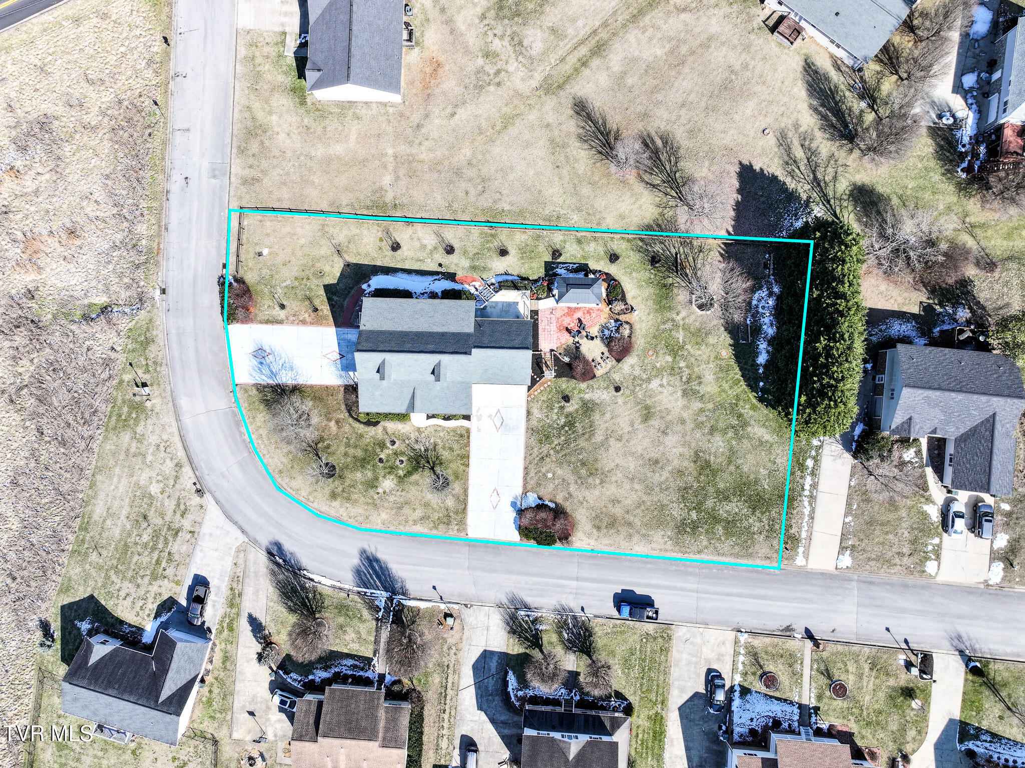 105 Maple Crest Greeneville, TN 37743 - Photo 2 of 68 2