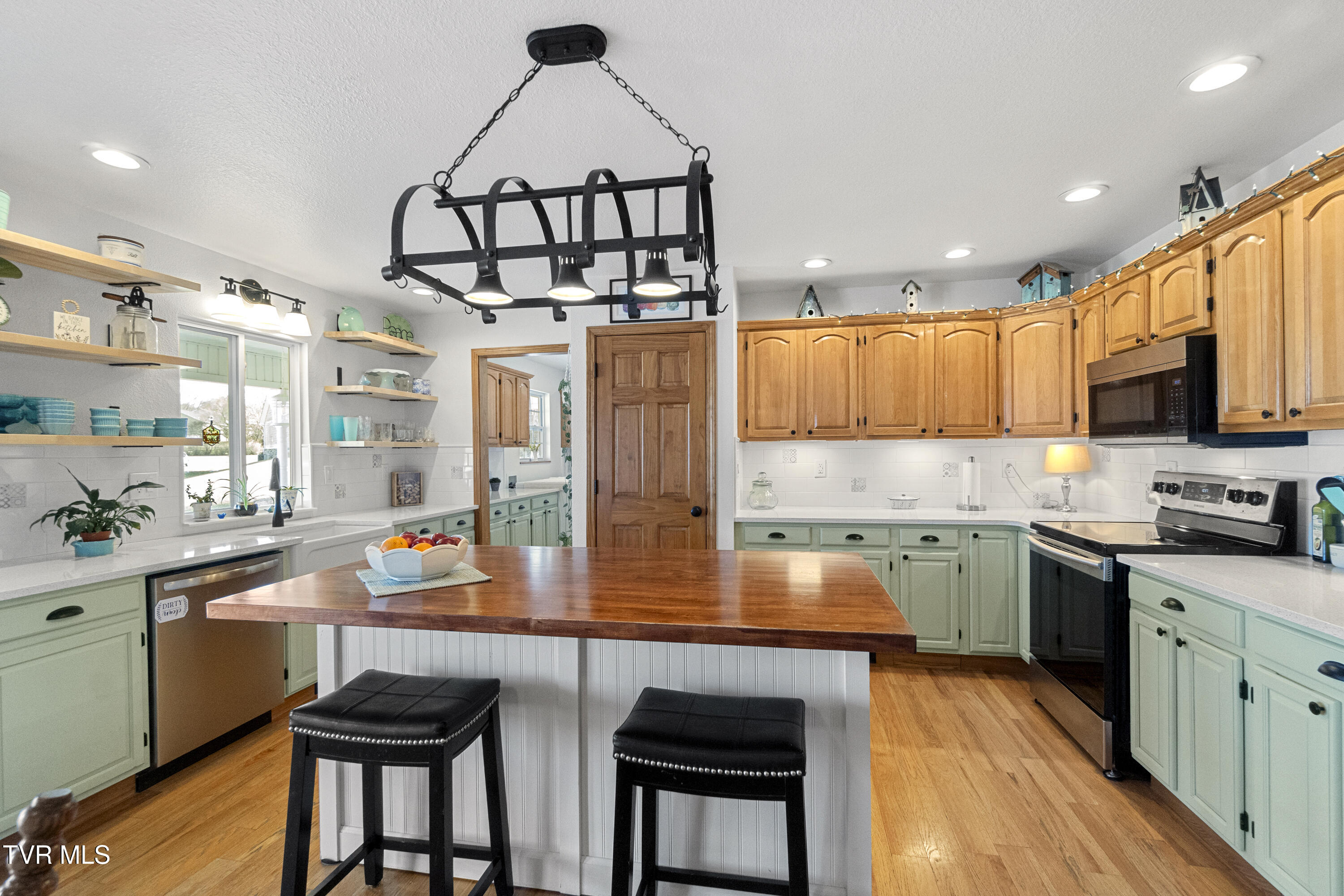 105 Maple Crest Greeneville, TN 37743 - Photo 6 of 68 6