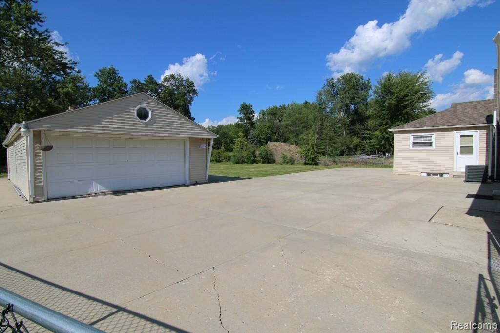 195 South Street Rochester, MI 48307 - Photo 3 of 29