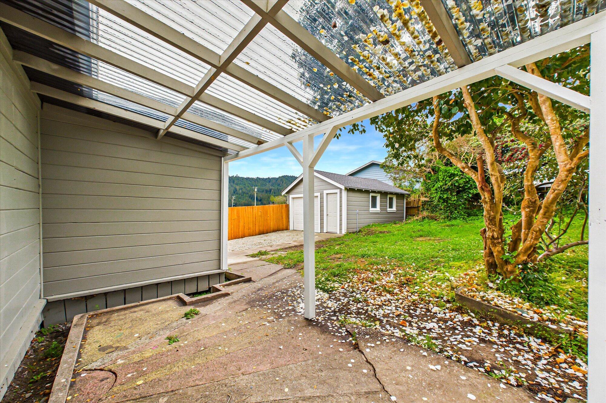 355 Douglas Street Rio Dell, CA 95562 - Photo 27 of 33
